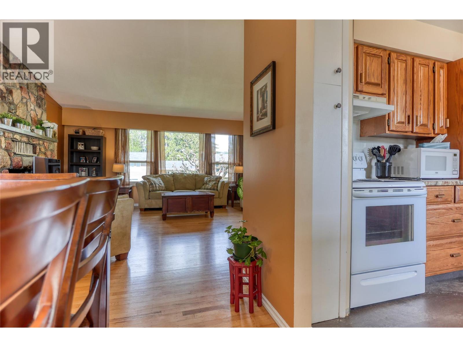 729 Lynnwood Crescent - 7