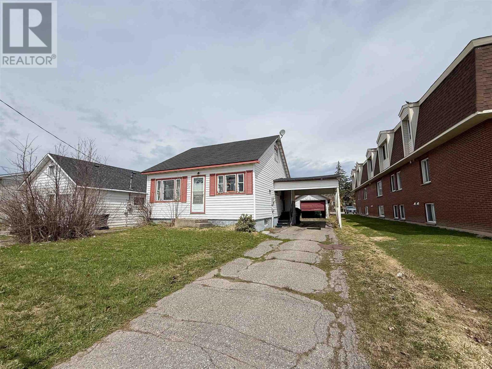 430 McNabb ST, Sault Ste. Marie, Ontario, P6B1Z3 — Photo 2
