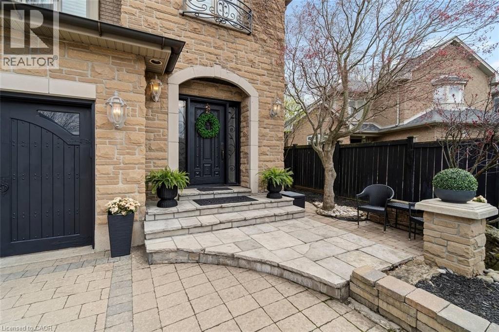 58 VALMONT Street, Ancaster, Ontario, L9G4Y5 — Photo 3
