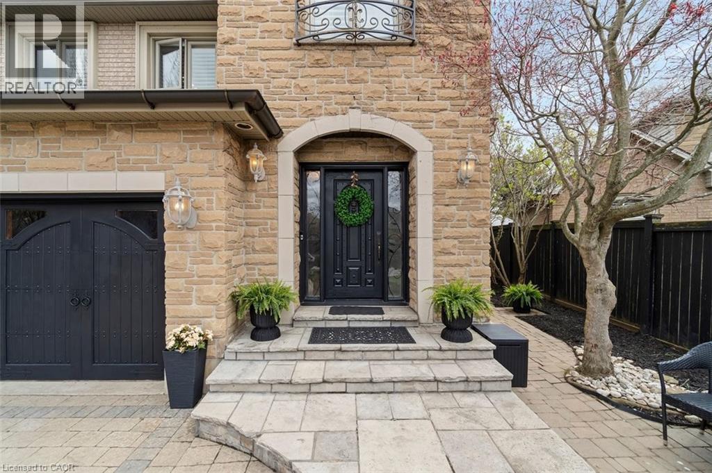 58 VALMONT Street, Ancaster, Ontario, L9G4Y5 — Photo 4