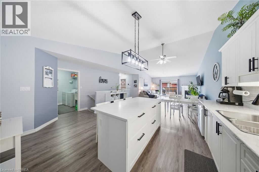 385 PARK Road N Unit# 10, Brantford, Ontario, N3R0A1 — Photo 5
