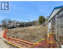 22 Bay Street, Parry Sound, ON P2A1S5 Photo 11