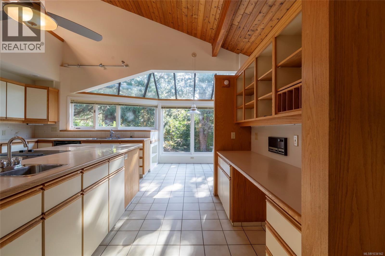  564 Towner Road, North Saanich