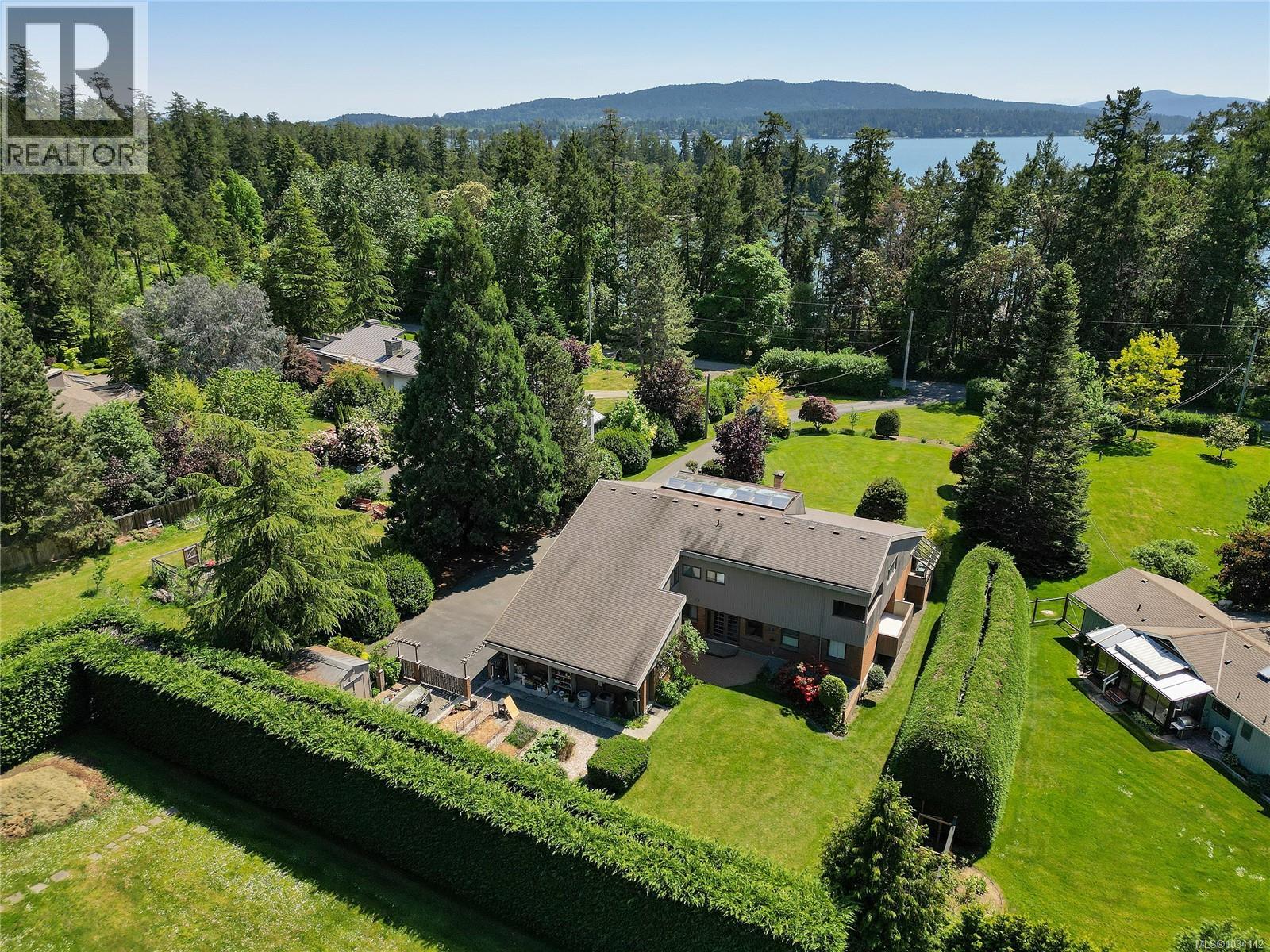  564 Towner Road, North Saanich