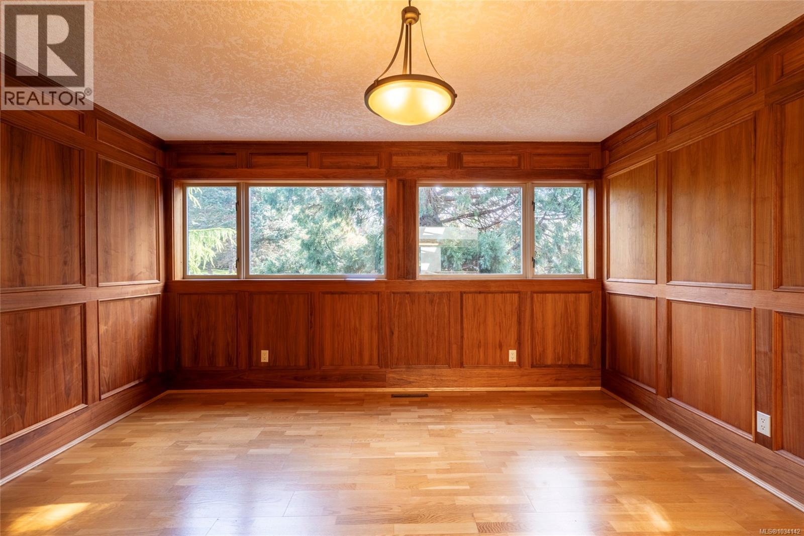  564 Towner Road, North Saanich