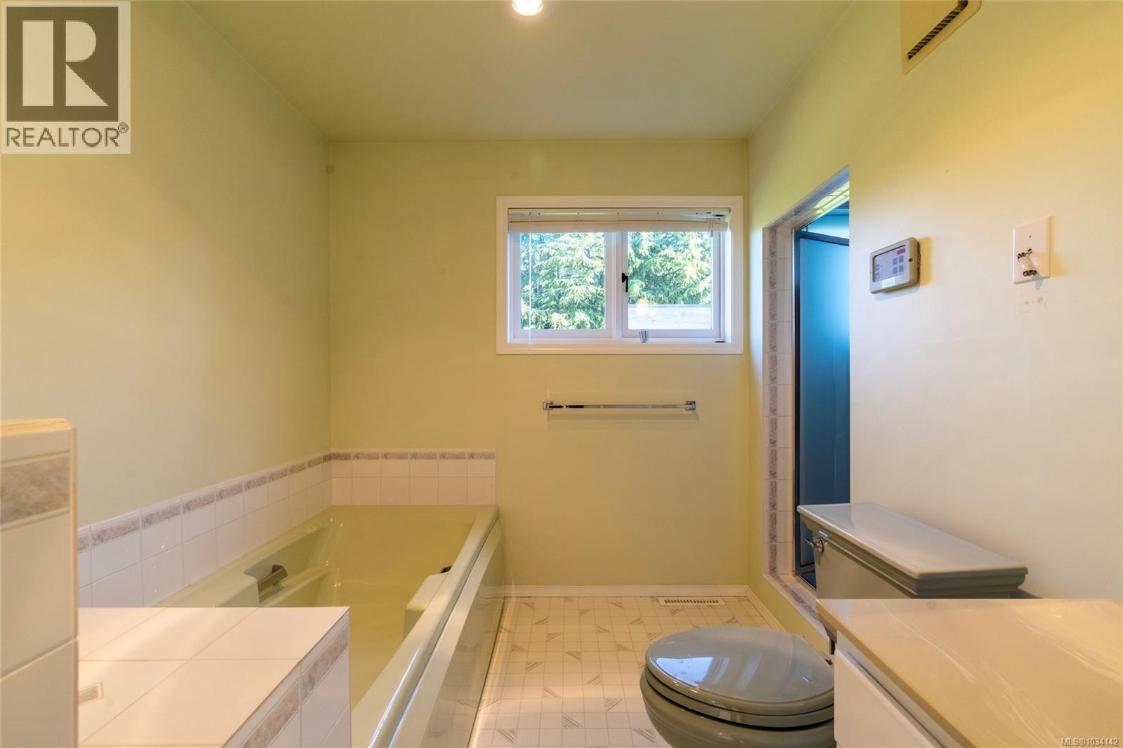  564 Towner Road, North Saanich