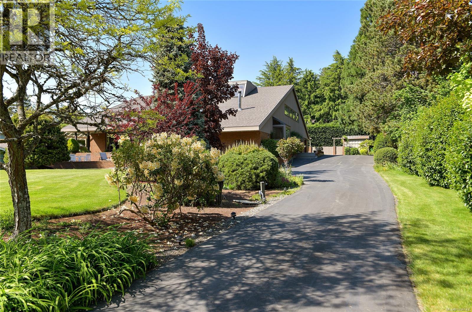  564 Towner Road, North Saanich