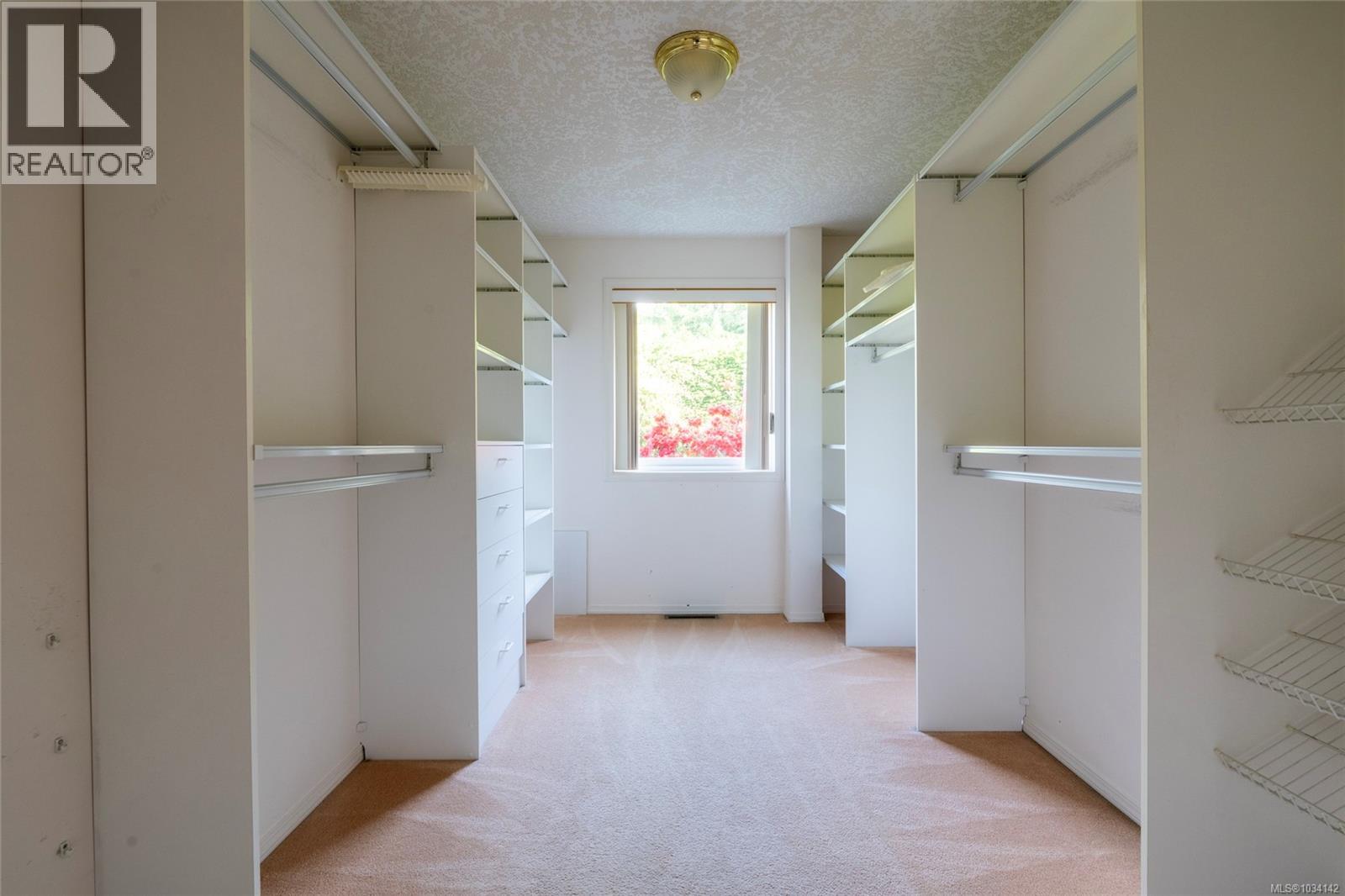  564 Towner Road, North Saanich
