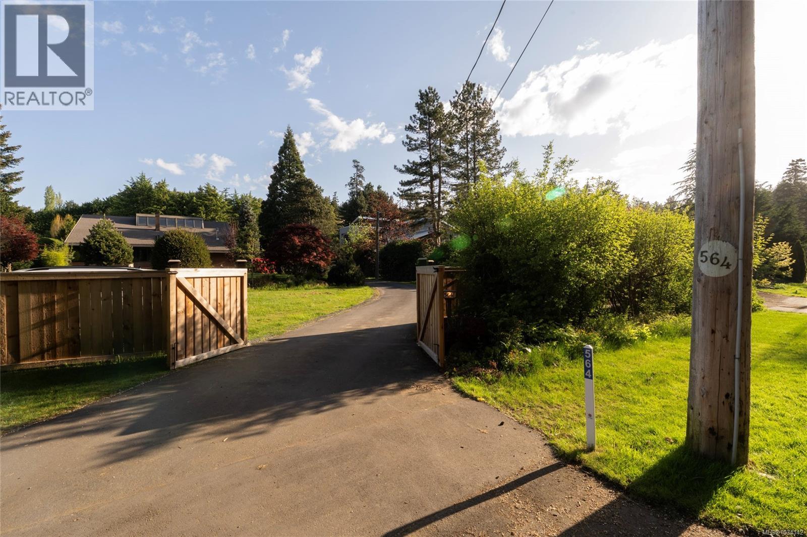  564 Towner Road, North Saanich