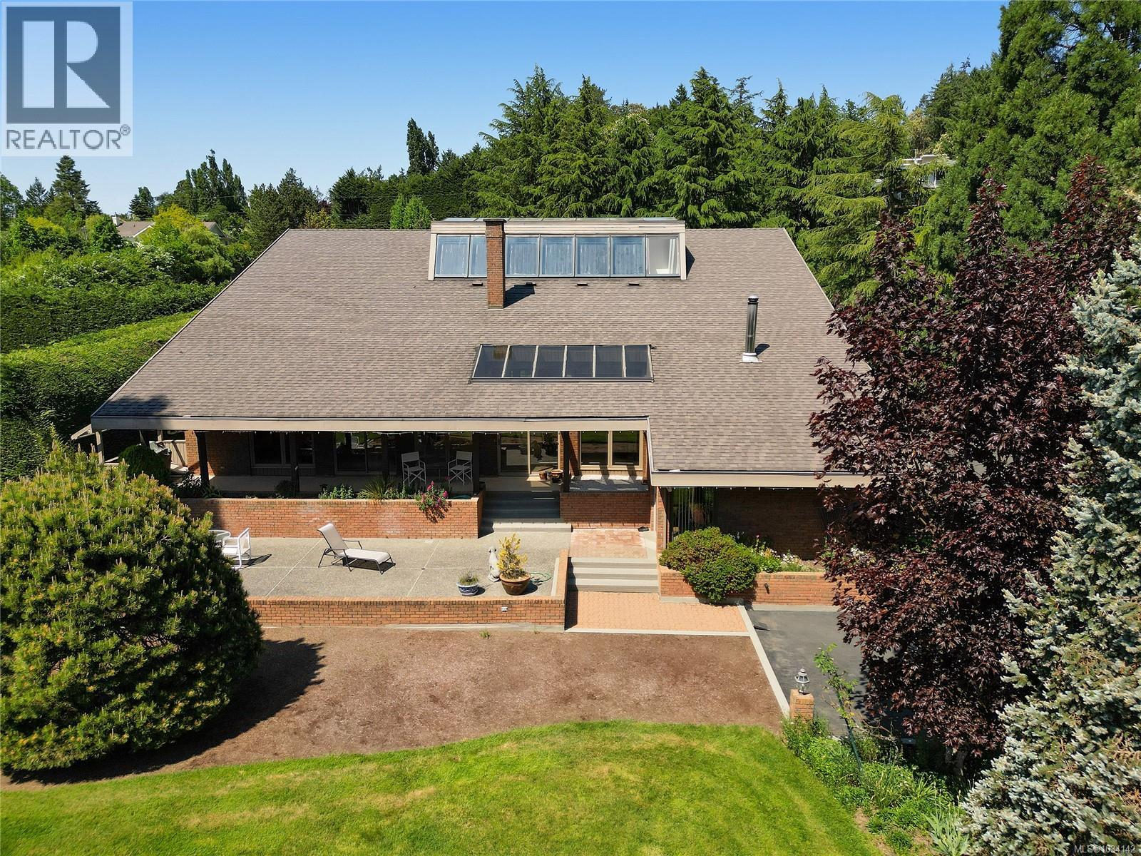  564 Towner Road, North Saanich