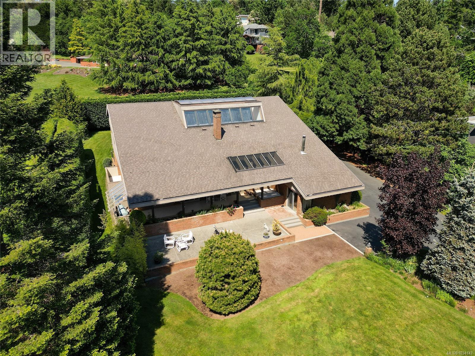  564 Towner Road, North Saanich