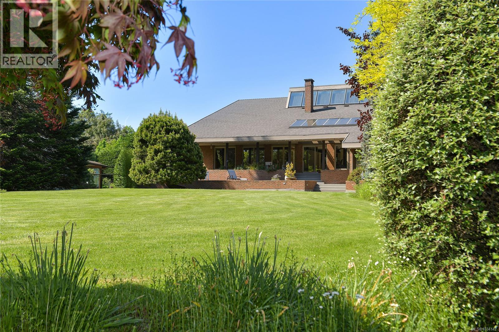  564 Towner Road, North Saanich
