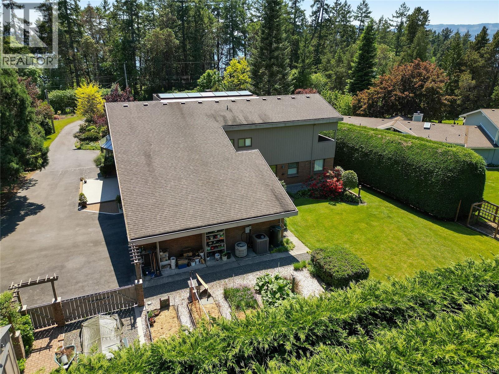  564 Towner Road, North Saanich