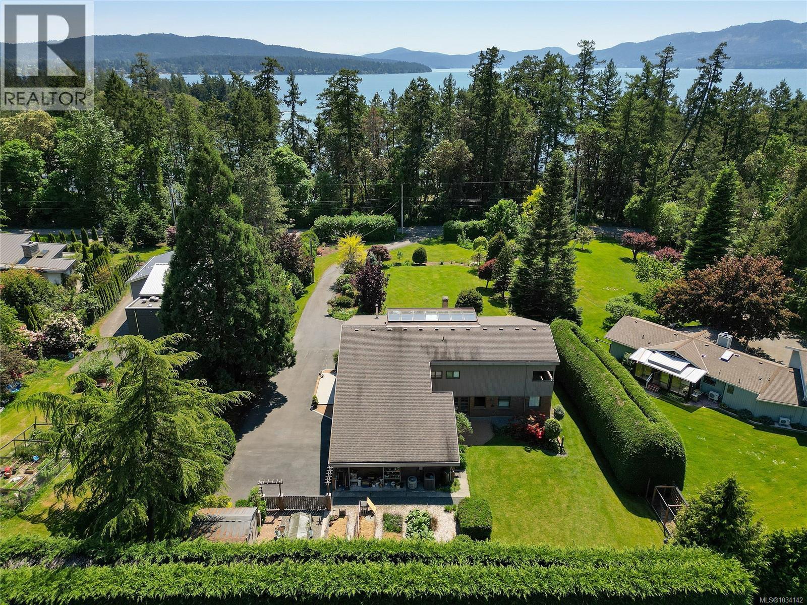  564 Towner Road, North Saanich