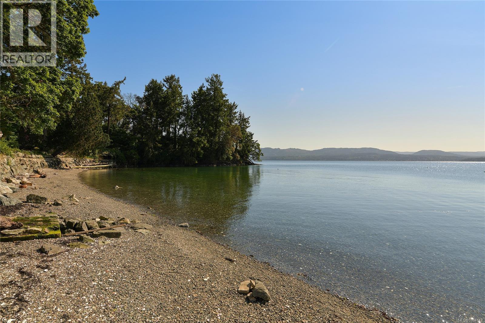  564 Towner Road, North Saanich