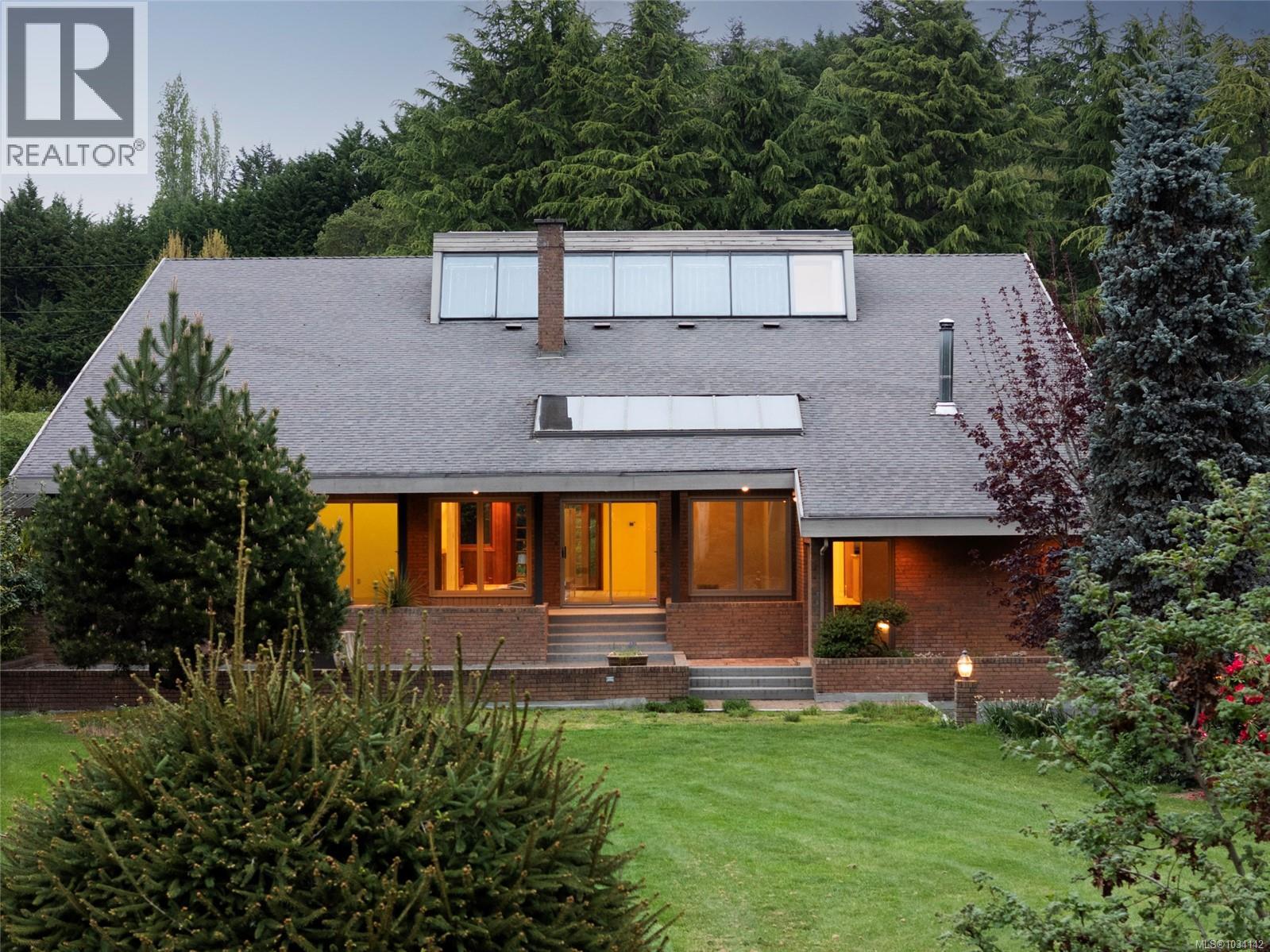  564 Towner Road, North Saanich