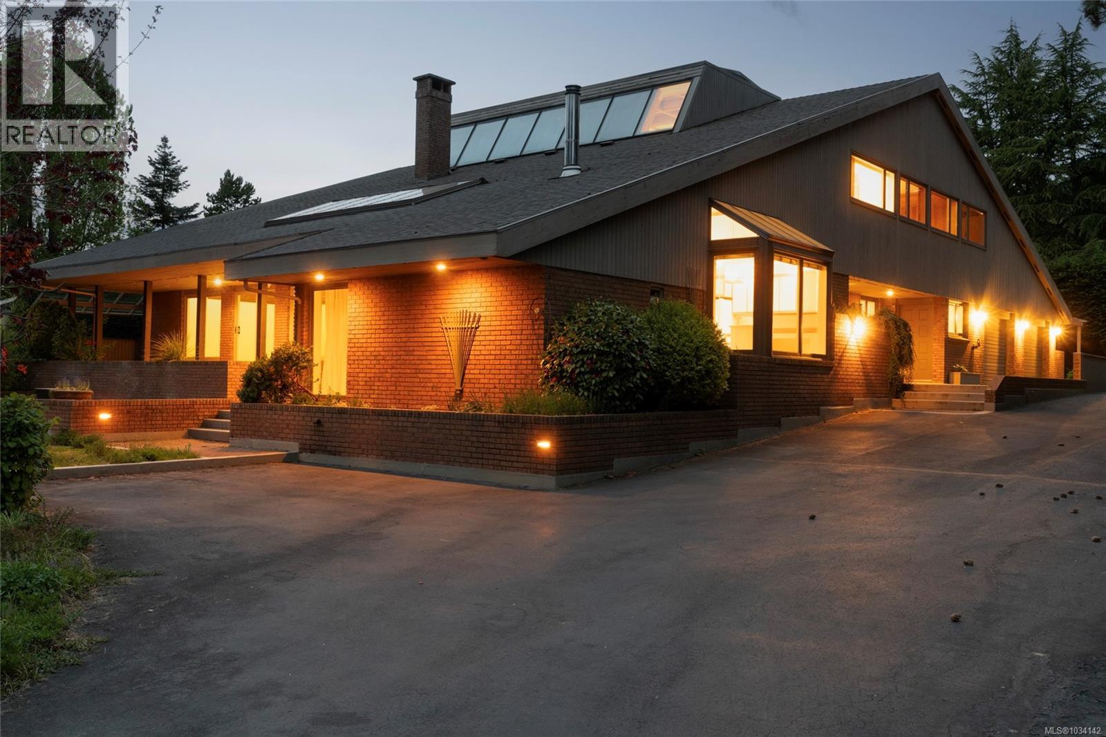  564 Towner Road, North Saanich