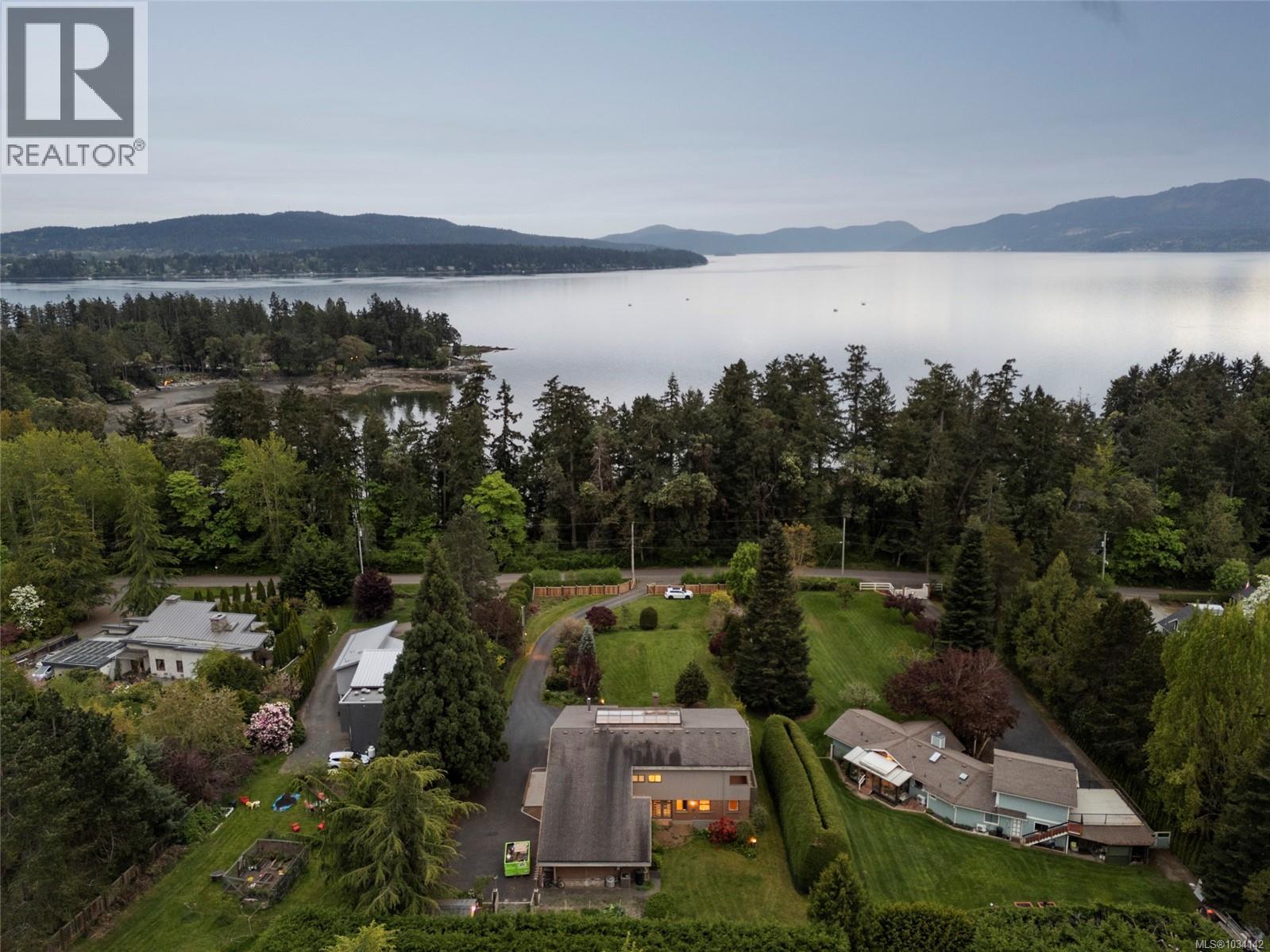  564 Towner Road, North Saanich