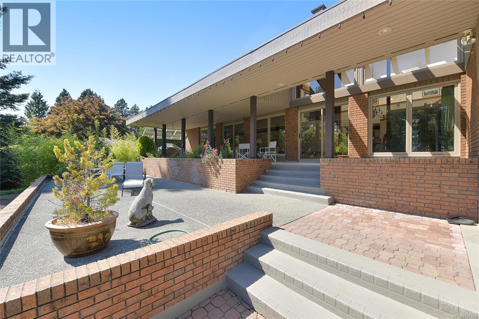  564 Towner Road, North Saanich
