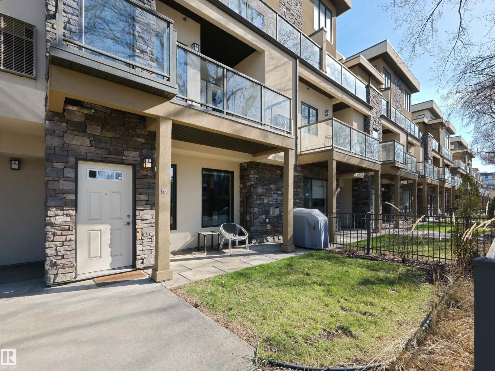 #13 11518 76 AV NW, Edmonton