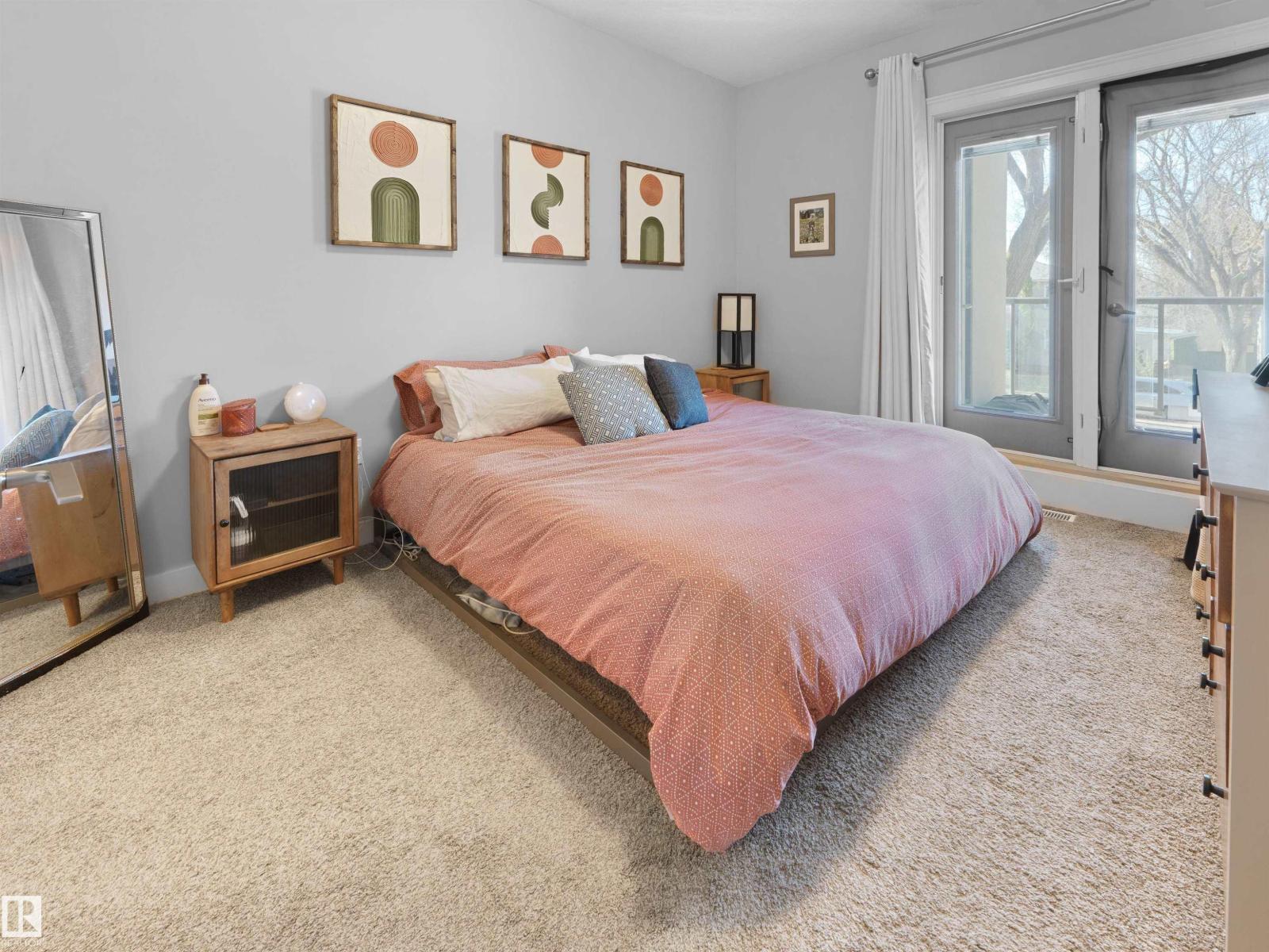 #13 11518 76 AV NW, Edmonton