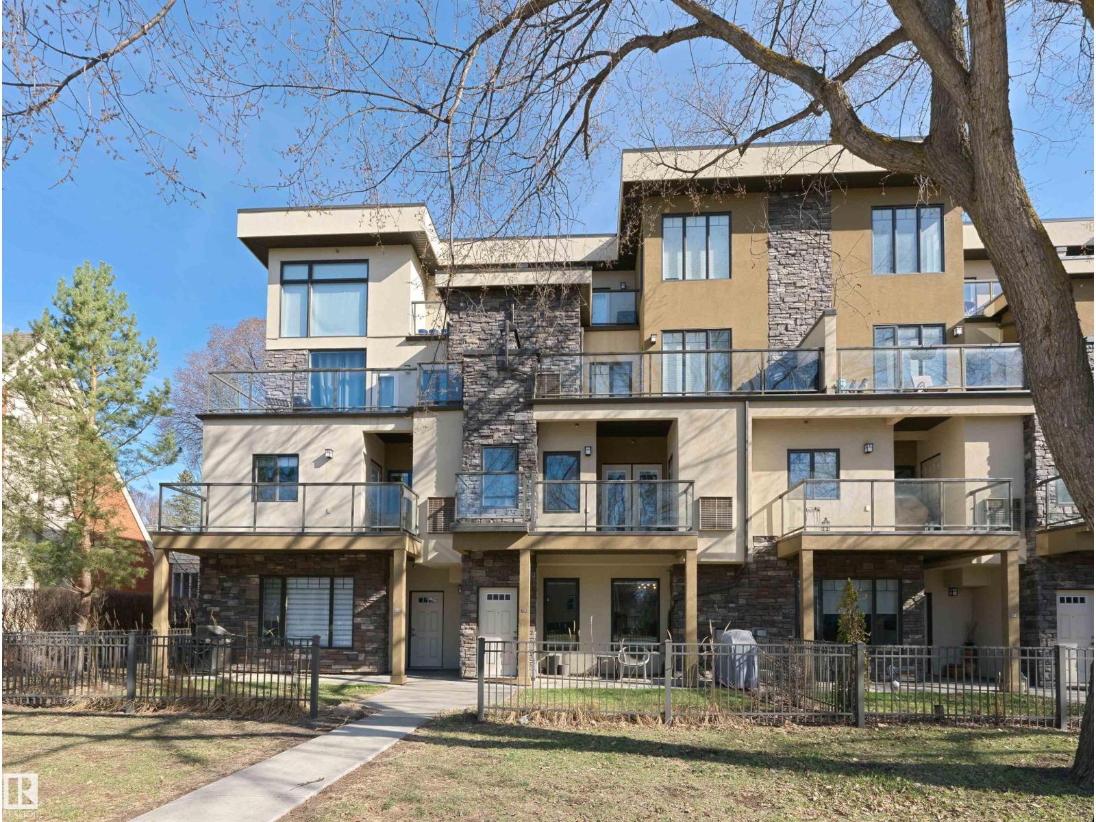 #13 11518 76 AV NW, Edmonton