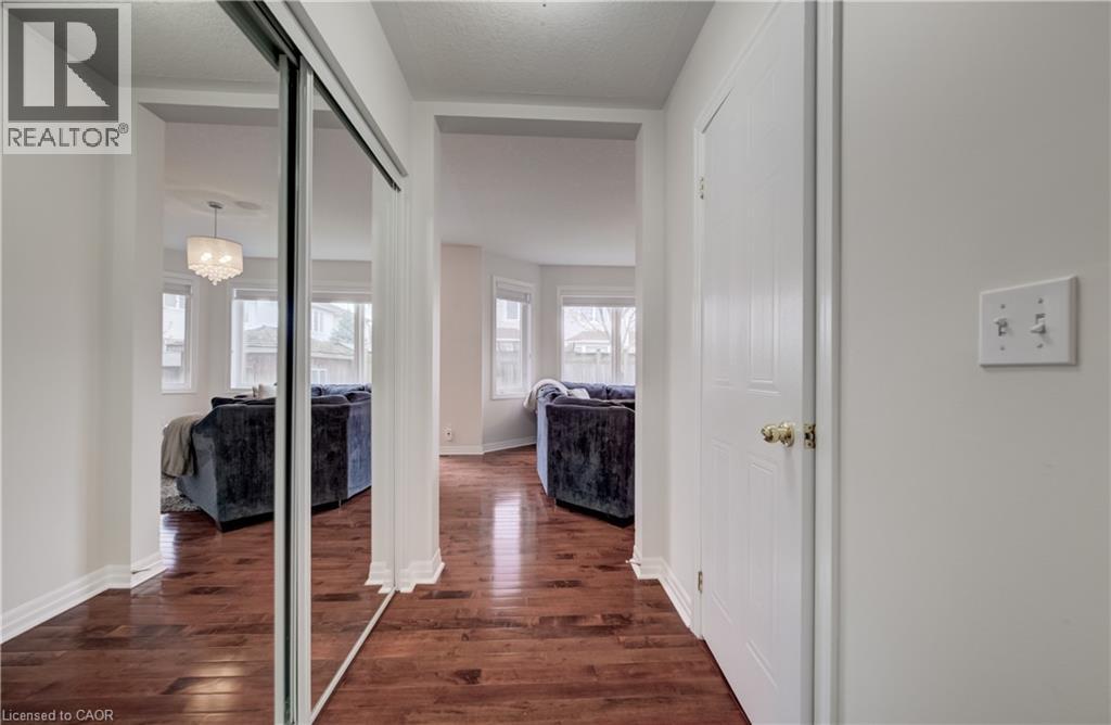 47 DELLGROVE Circle, Cambridge, Ontario, N1T2J9 — Photo 12