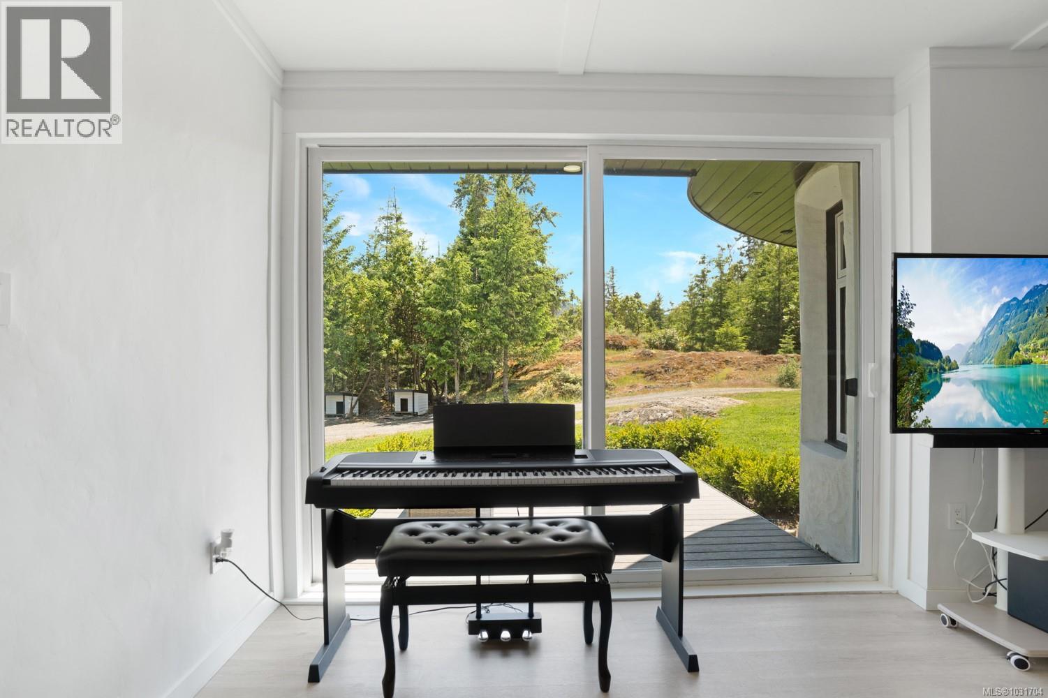 5876 Stoltze Rd - 39