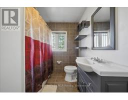 717906 6 Highway, Georgian Bluffs, ON N4K5N7 Photo 37