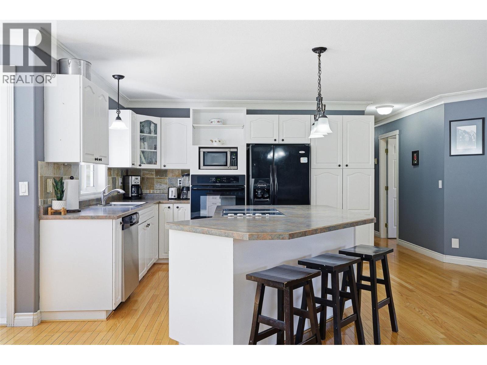 493 Marshall Road - 19