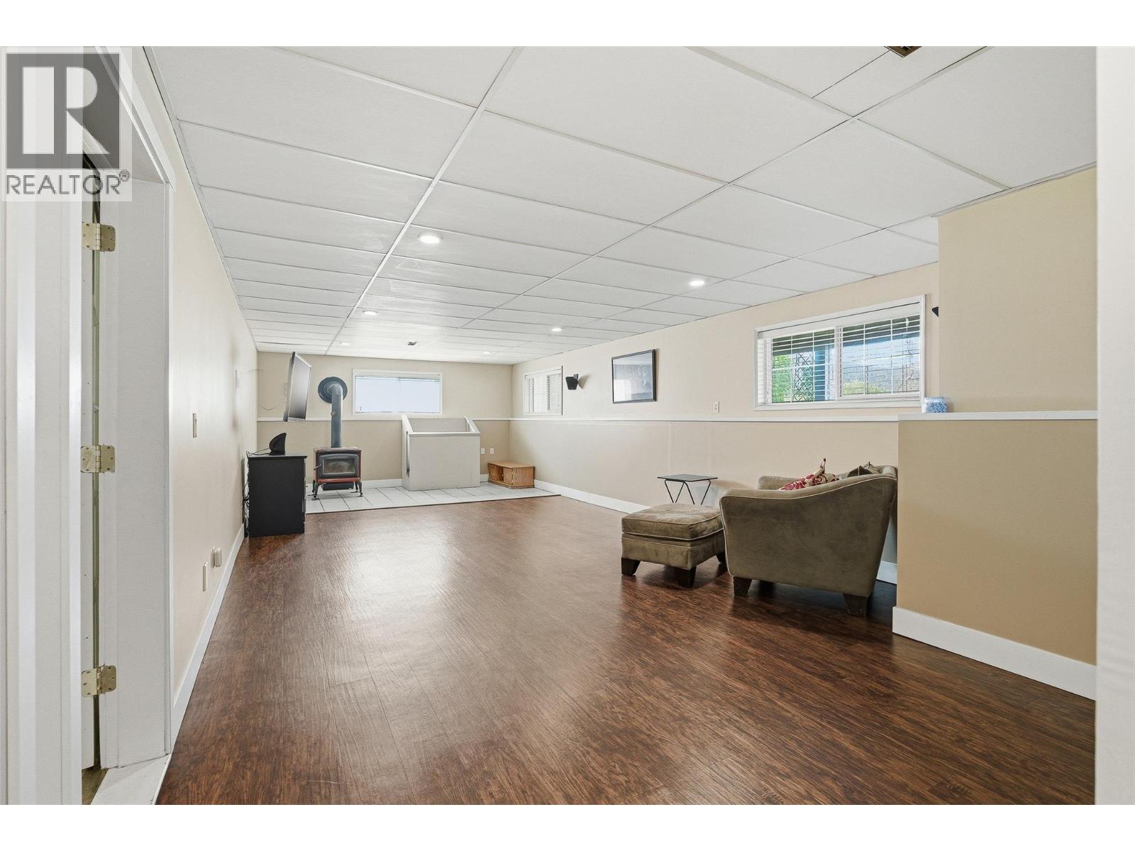 493 Marshall Road - 51