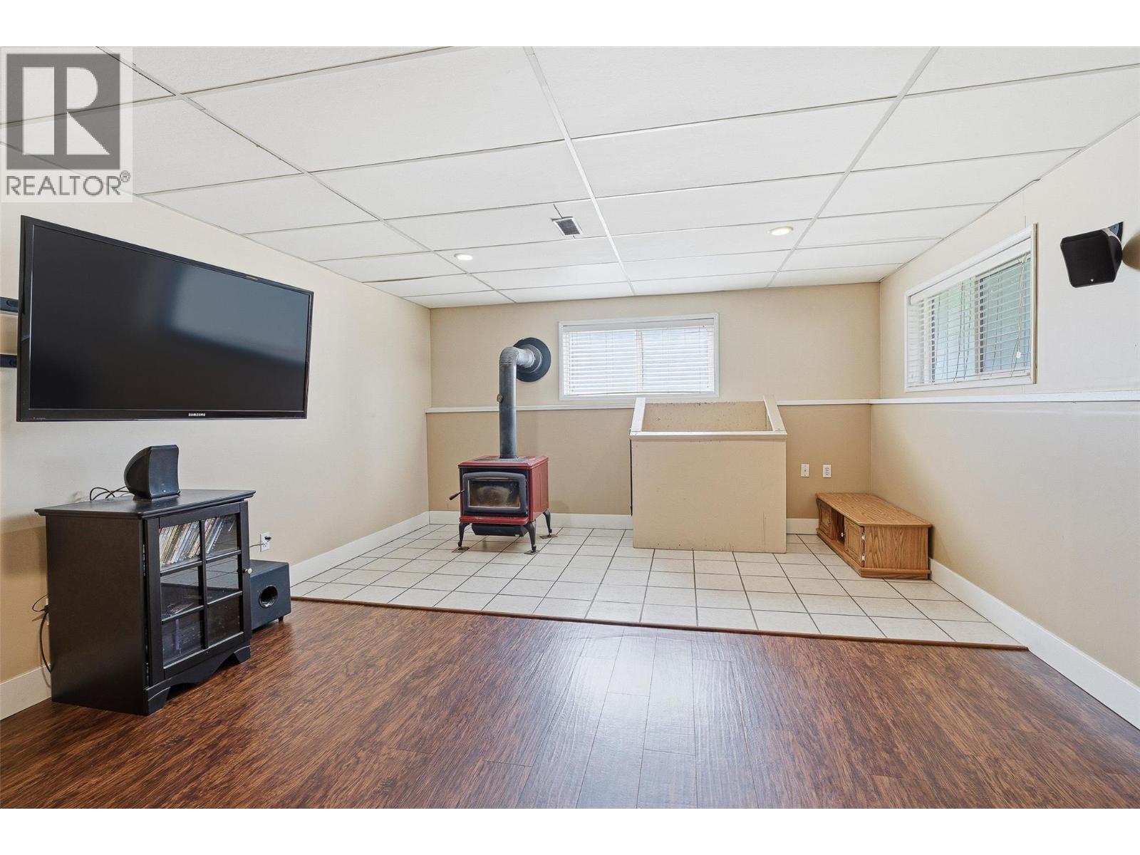 493 Marshall Road - 52