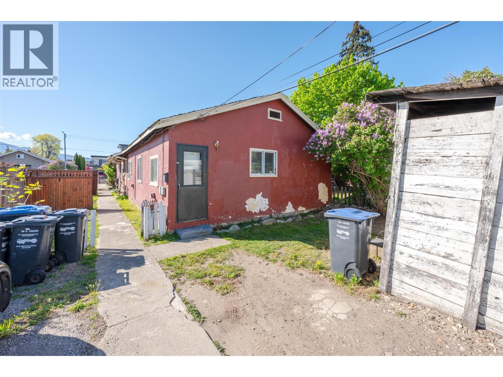 329 Nanaimo Avenue W, Penticton