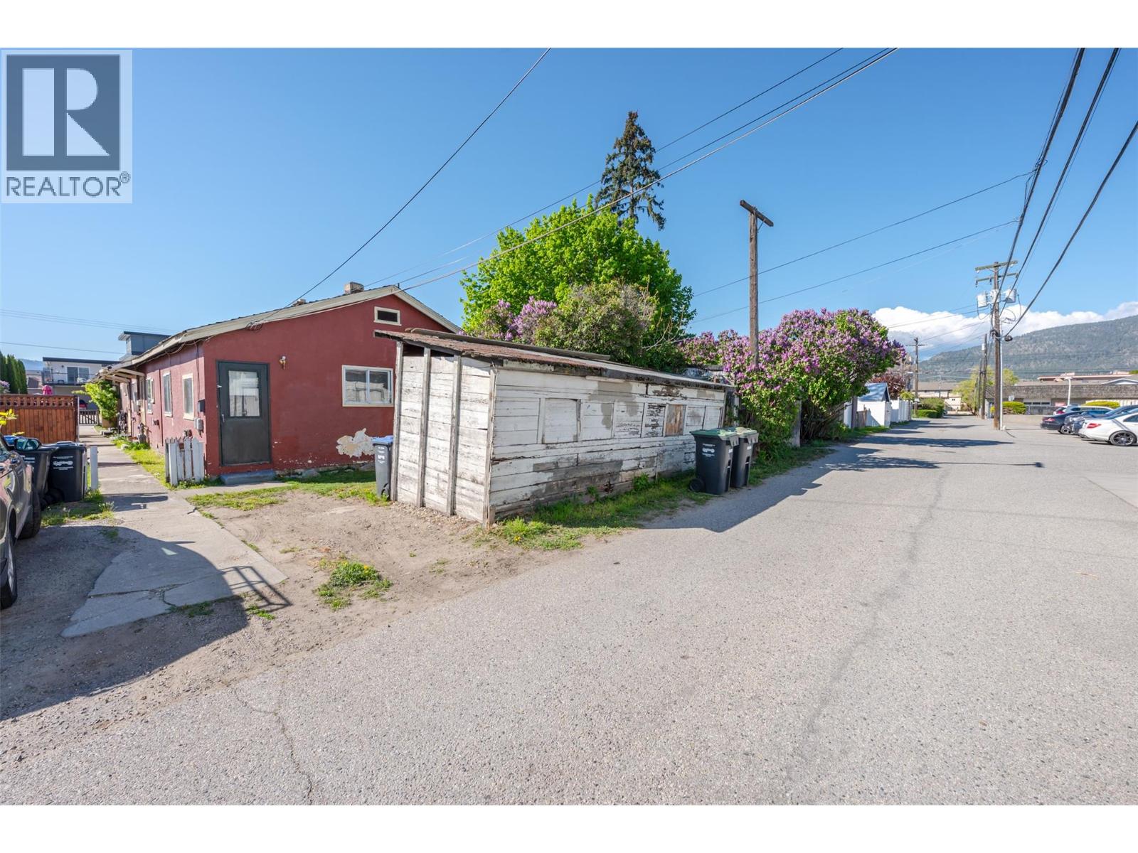 329 Nanaimo Avenue W, Penticton