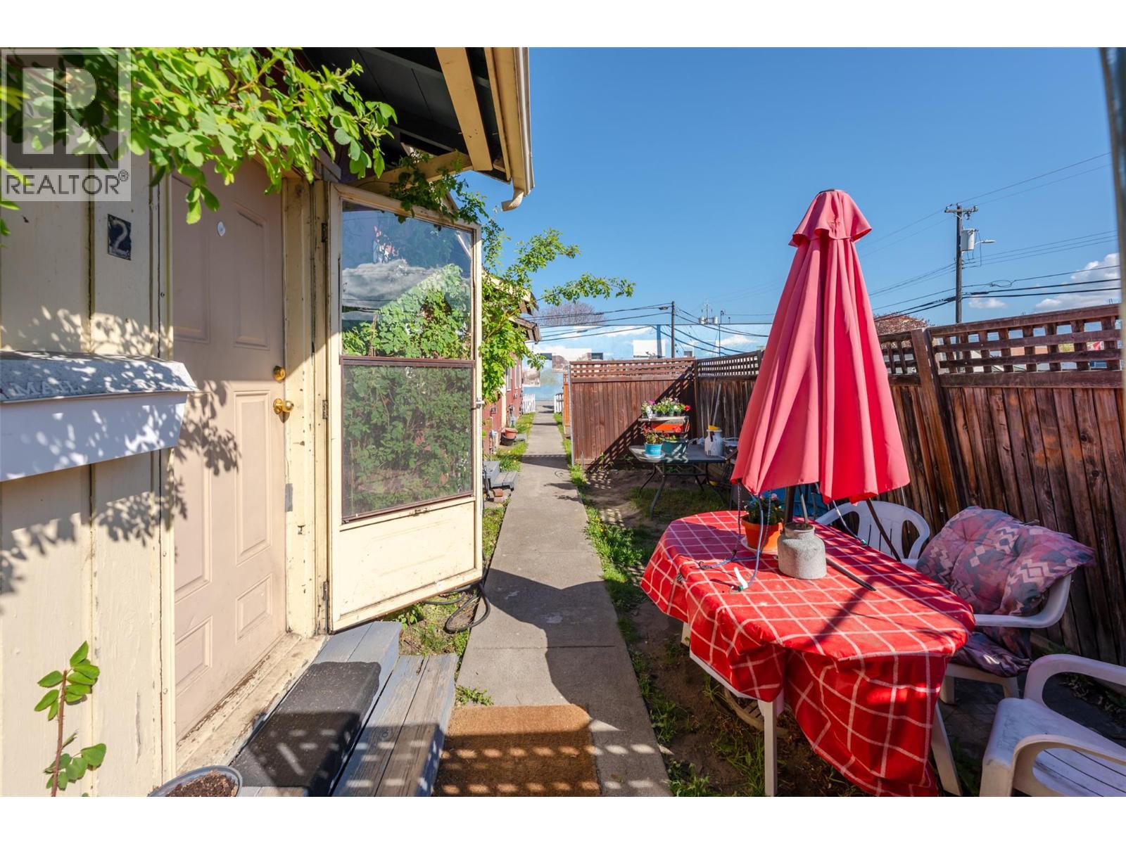 329 Nanaimo Avenue W, Penticton