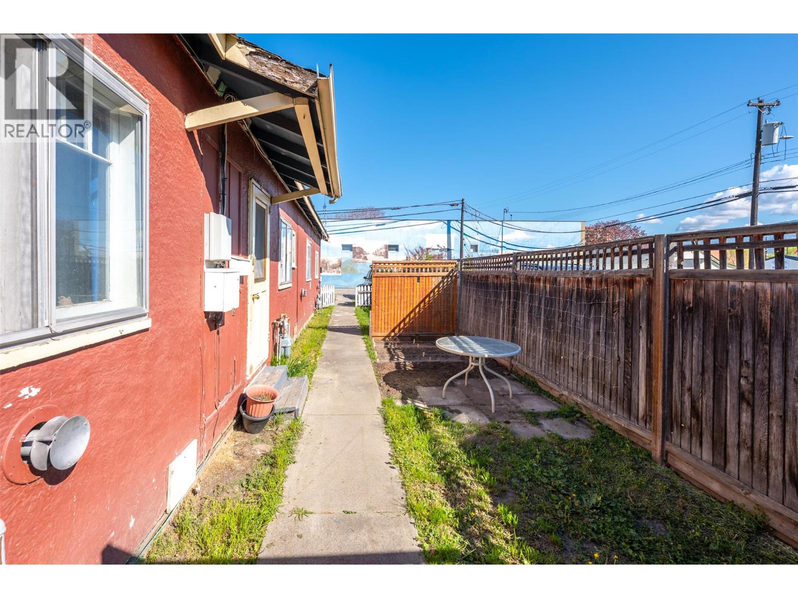 329 Nanaimo Avenue W, Penticton