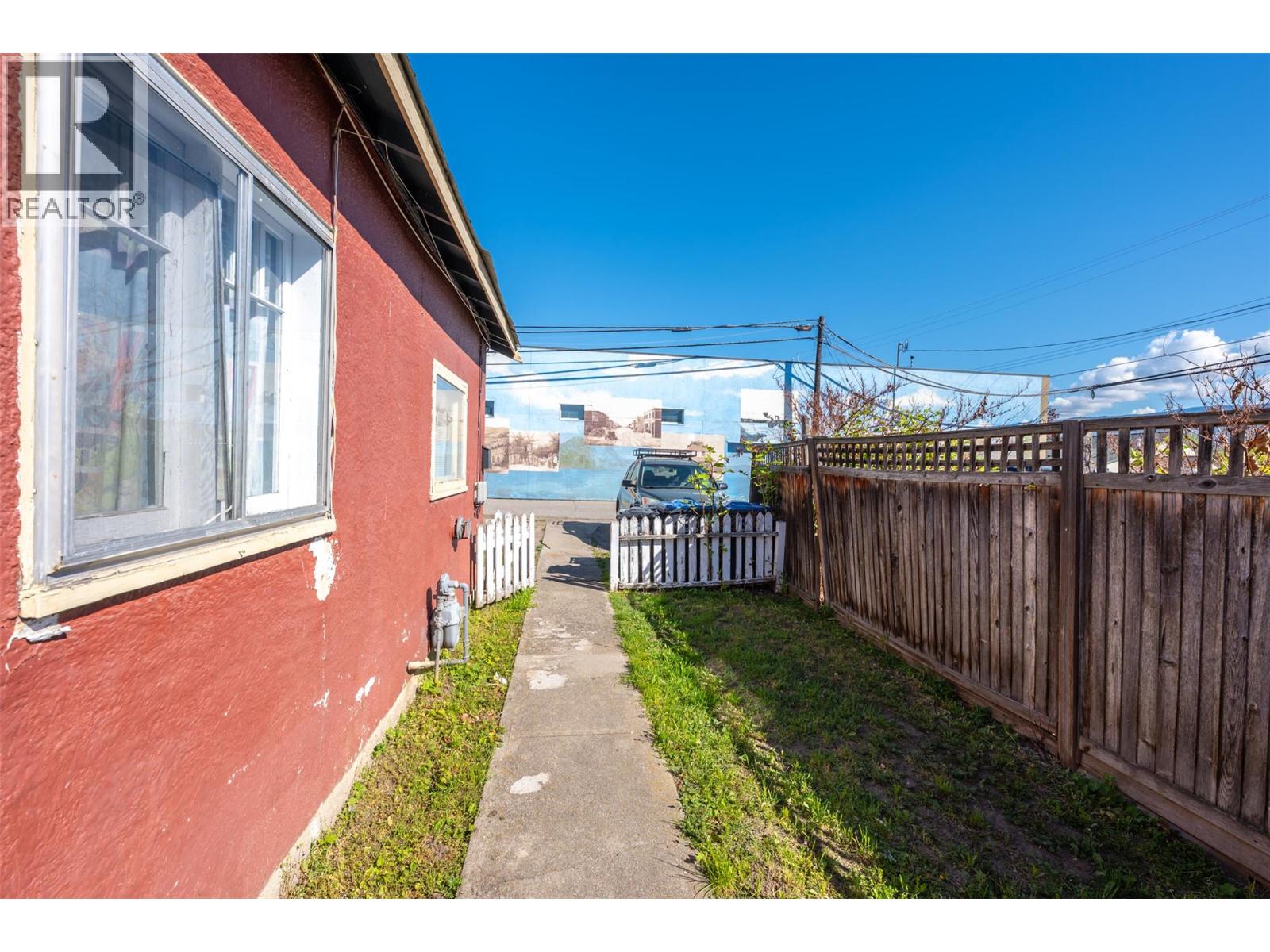 329 Nanaimo Avenue W, Penticton