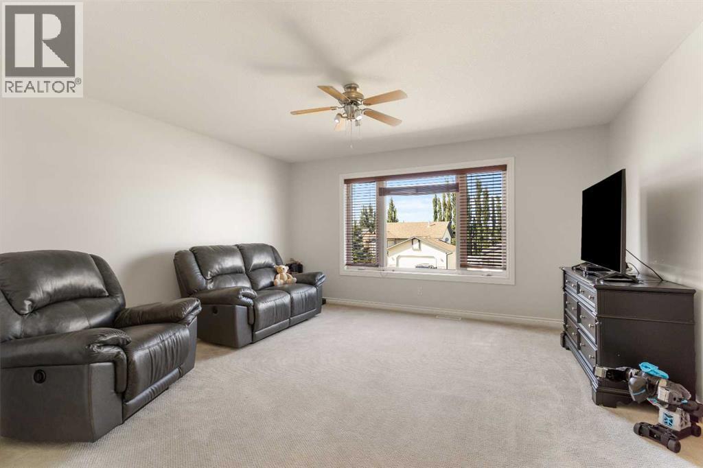 3905 44A Avenue - 44