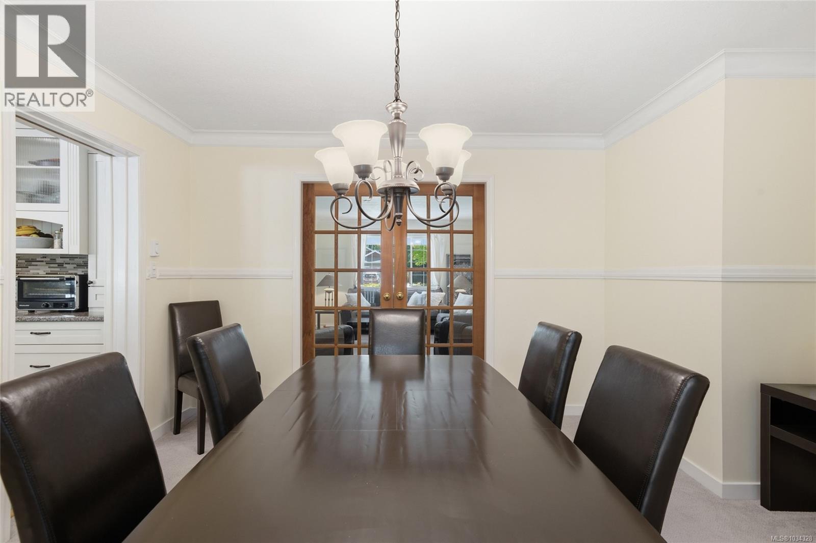 3961 Dunsmuir St - 10