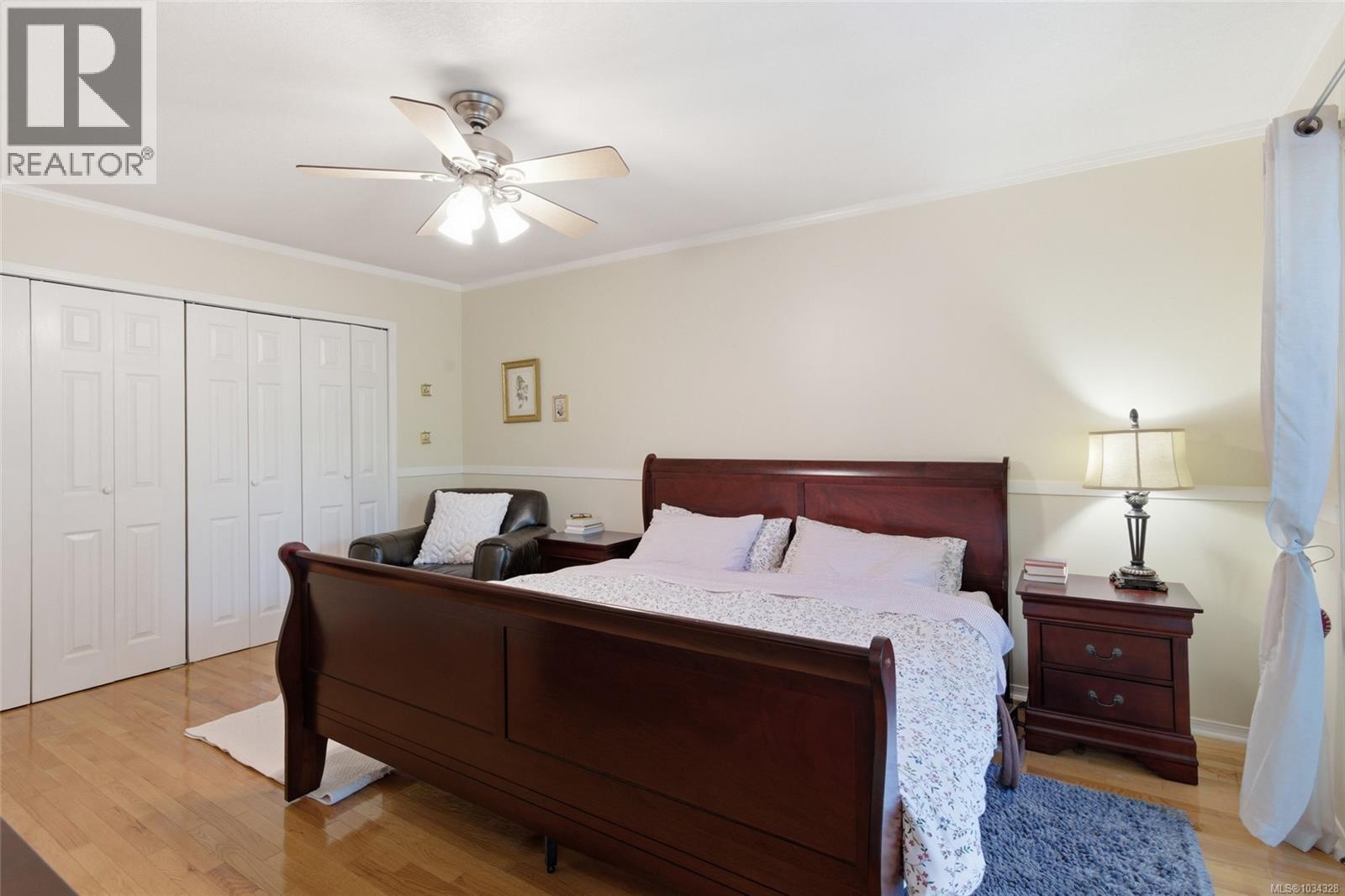 3961 Dunsmuir St - 12