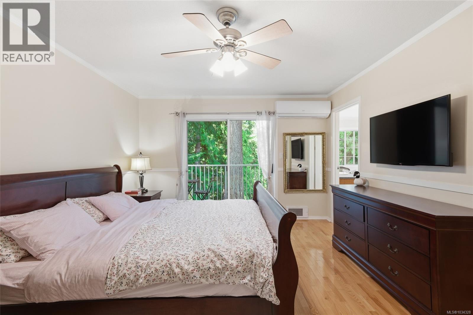 3961 Dunsmuir St - 13