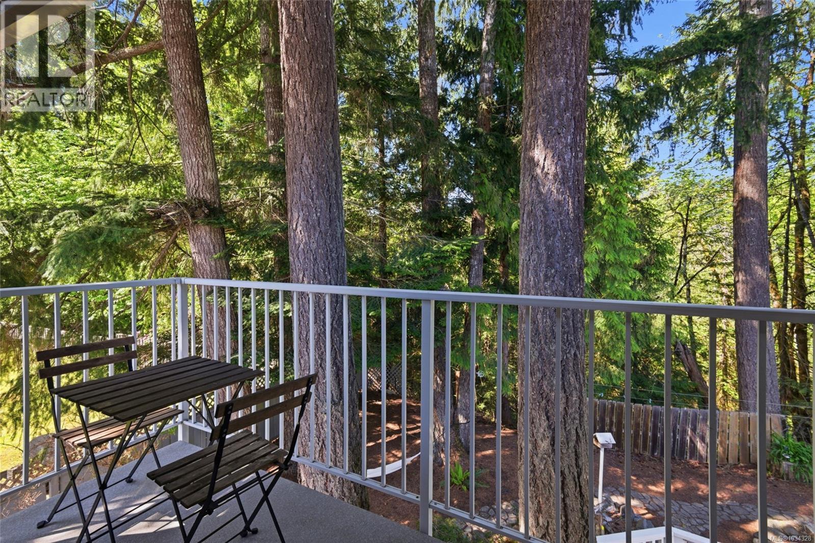 3961 Dunsmuir St - 14