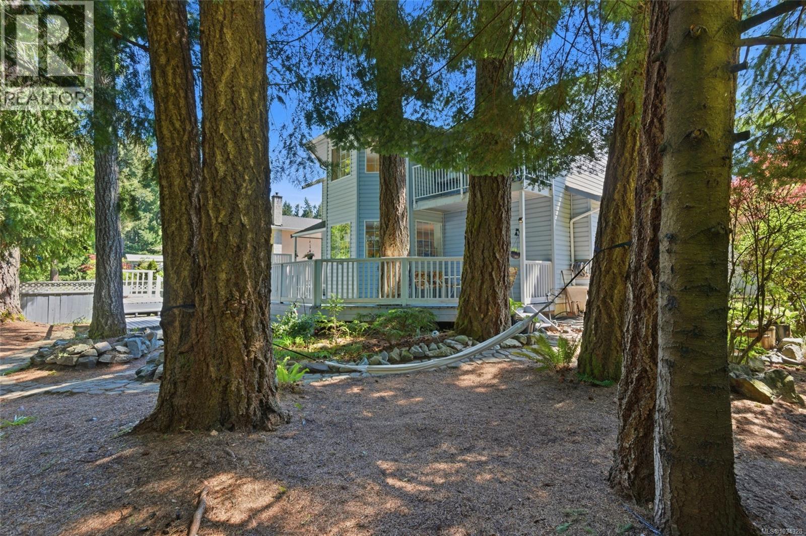 3961 Dunsmuir St - Image 2