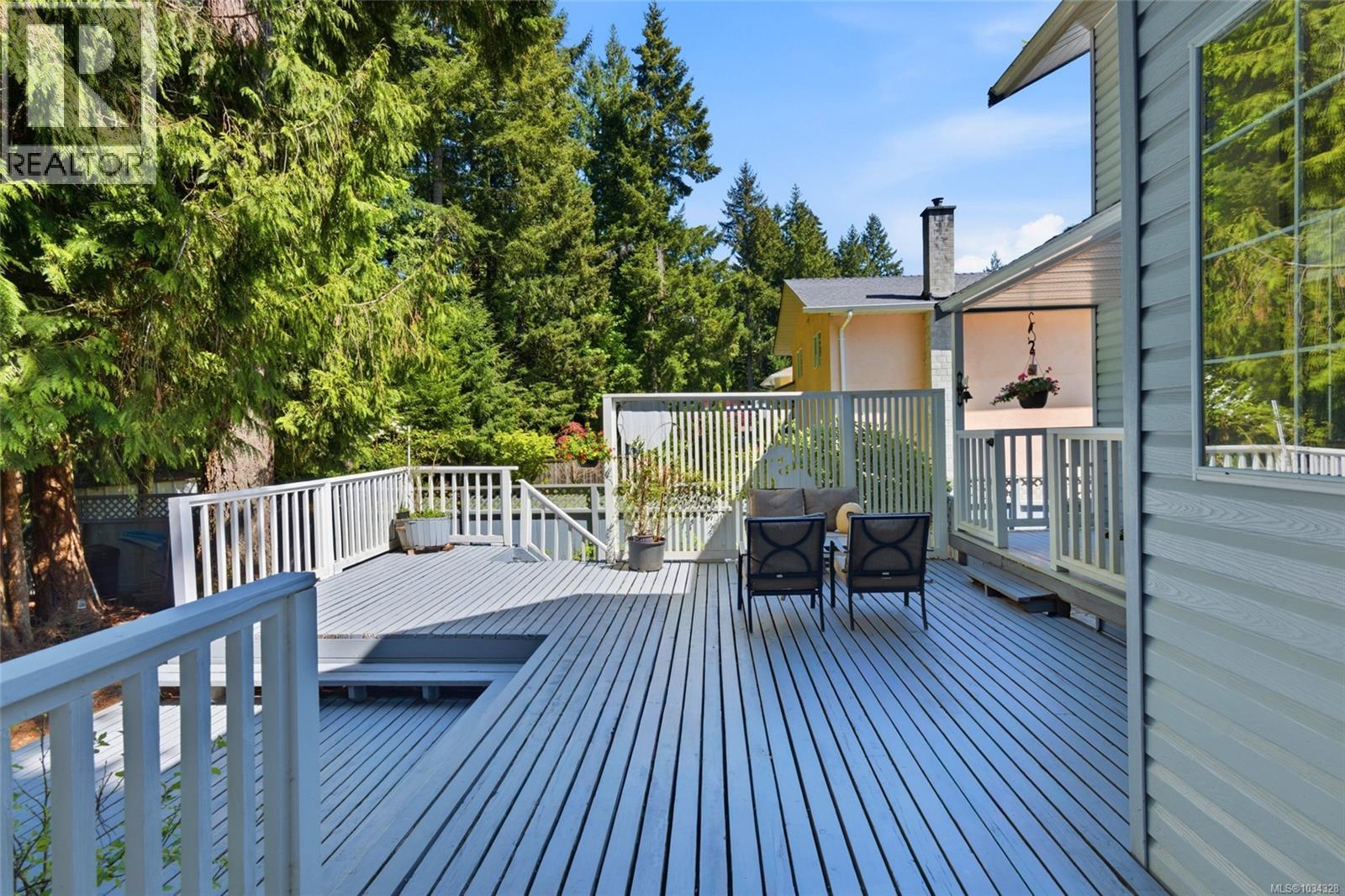 3961 Dunsmuir St - 29