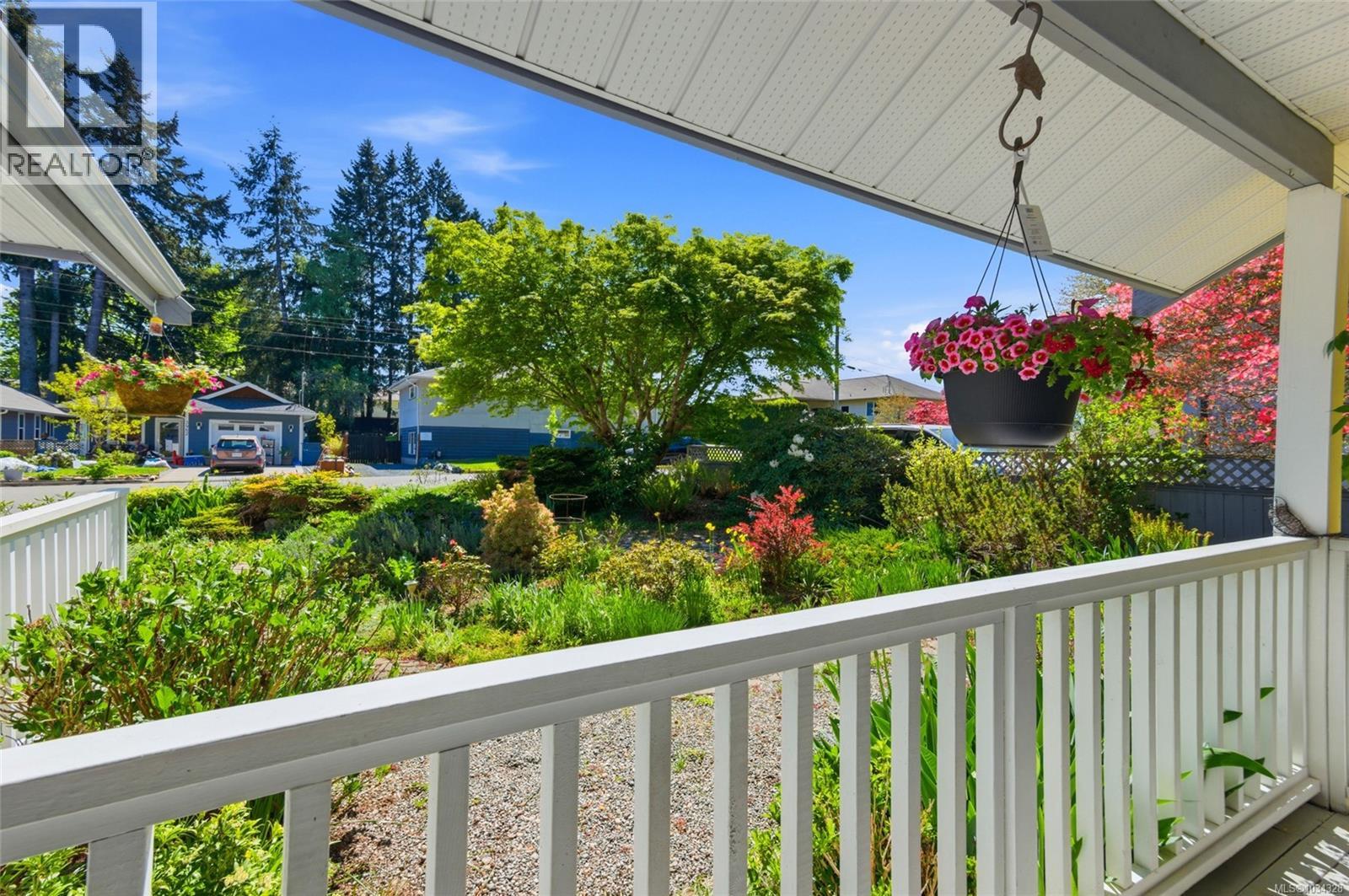 3961 Dunsmuir St - 37