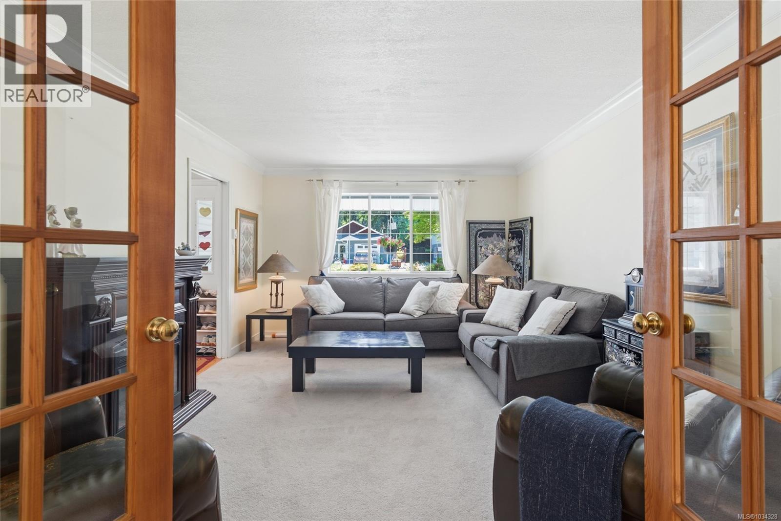 3961 Dunsmuir St - 4