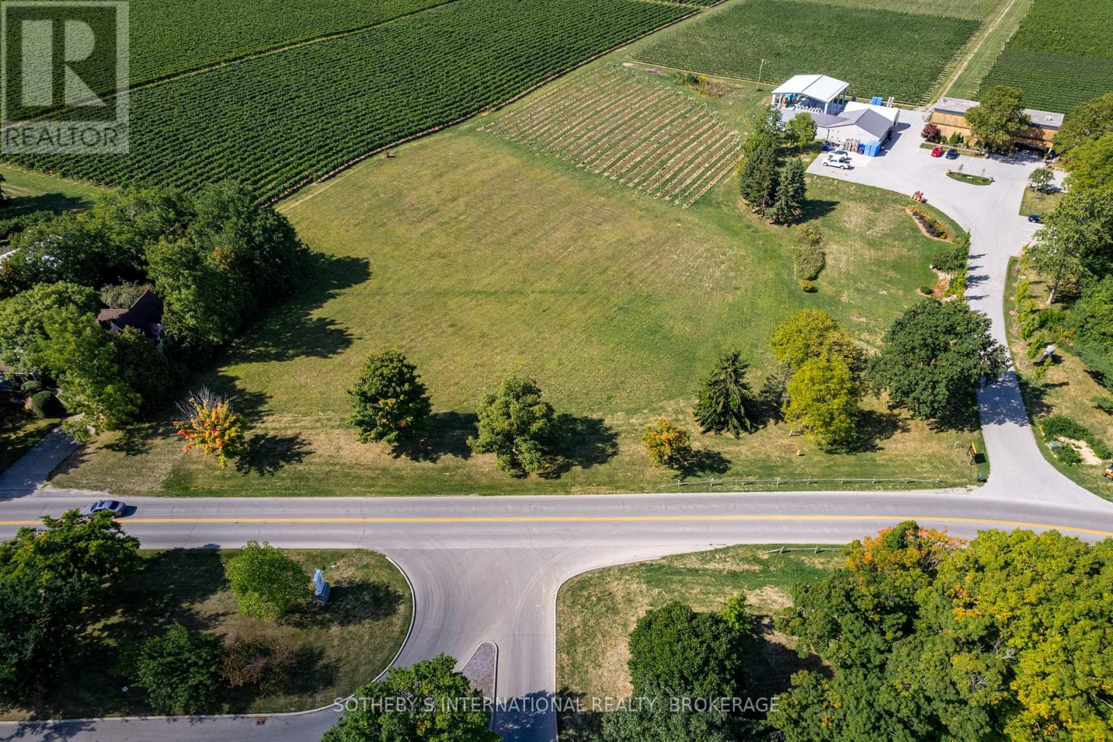 15936 NIAGARA PARKWAY