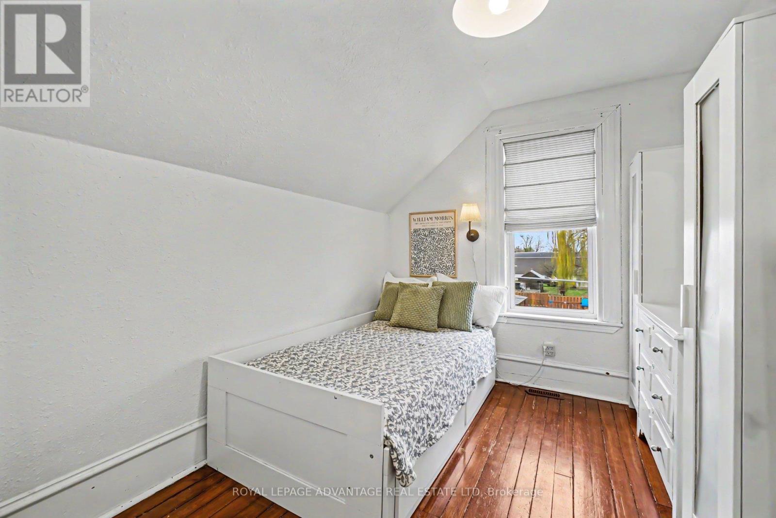 8 HARVEY STREET - 26