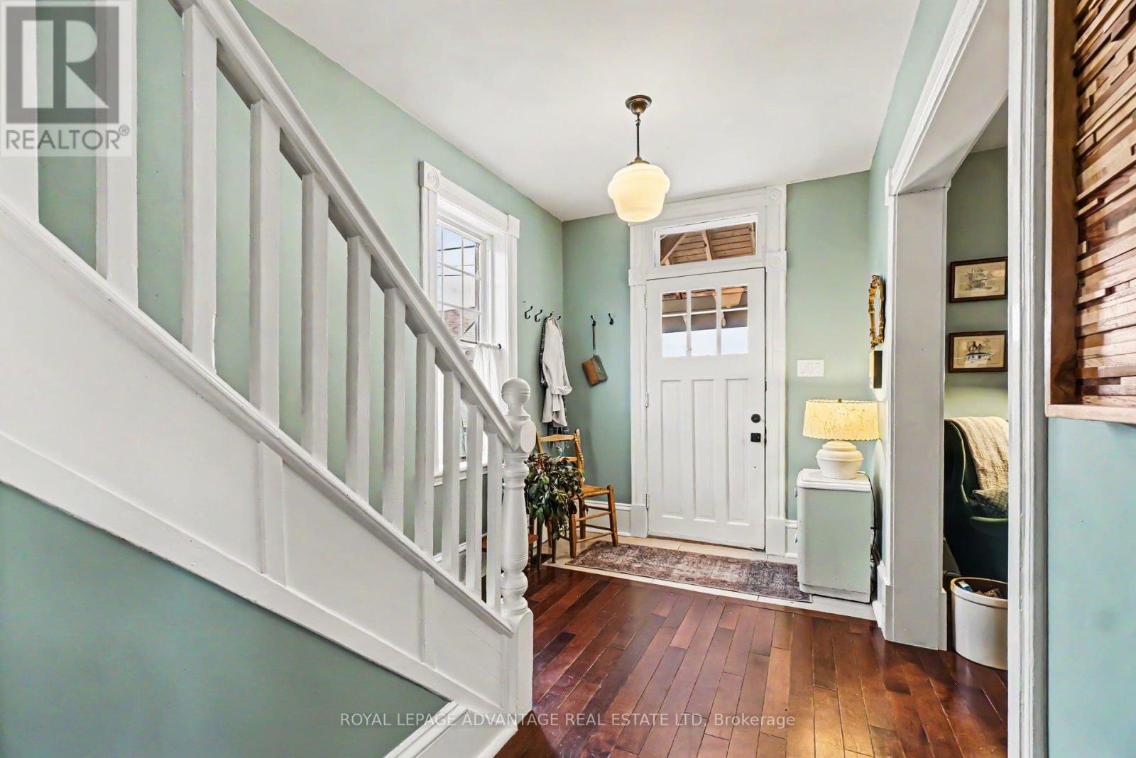 8 HARVEY STREET - Image 3