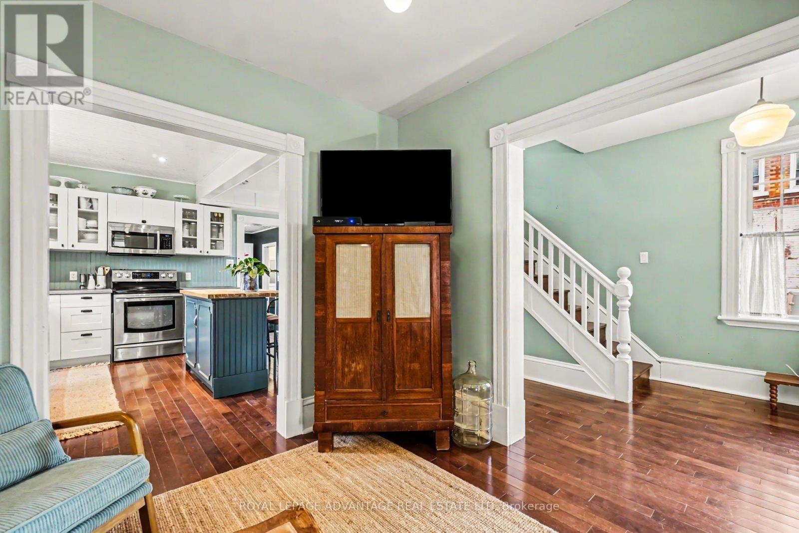 8 HARVEY STREET - 9